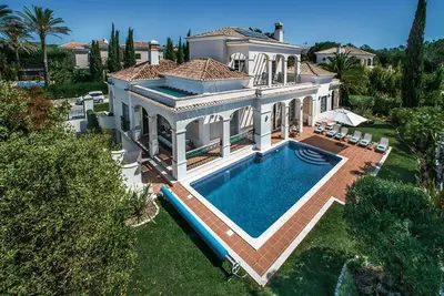 Image de Exquisite Quinta da Lago Villa | Villa Majestic Heights | 4 Bedrooms | Private Pool & Large Private Garden | Quinta Verde