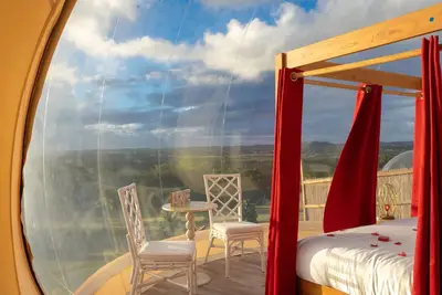Image de Bubble Glamping in Puerto Rico \/ Sleep under the stars \/ Full bathroom inside