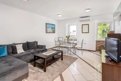 Image de Bel appartement de 2 chambres à Rijeka