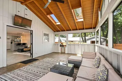 Private 3bdr, Spacious 1lvl Home, Mins to Airport