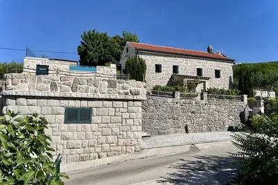 Image de Jukini Dvori Holiday House With Infinity Heated Pool, View Lake And Nature