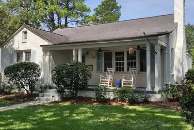 Cozy Cottage in Historic Willowbank
