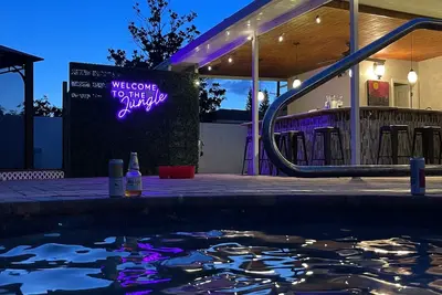 Image de Tampa Oasis w/ Cabanas + Pool