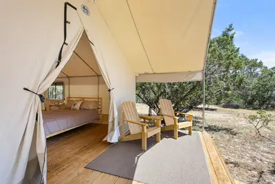 Image de Snug Glamping Tent Under the Texas Stars