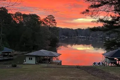 Image de Teddy's Place 3 bd Lakefront, Game Rm & FirePit