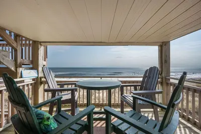 Image de Dog-friendly oceanfront condo, 2 bedrooms plus bonus room, expansive oceanfront decks!