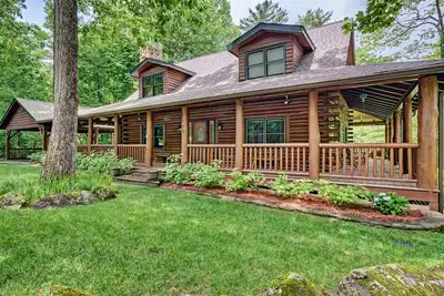 Image de Welcome to Mountain Dreaming, a beautiful 5 bedroom 3 bathroom log cabin