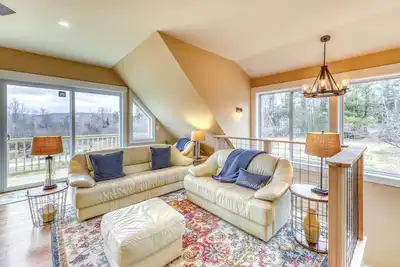 Image de Amazing condo on apple orchard with deck, full kitchen, and great mountain views