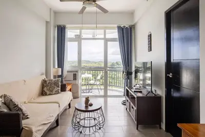 Quiet Home with private beach (Dot Accredited)