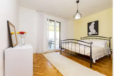 Image de Appartement de deux chambres avec la terrasse et la vue sur le mer Omis (A-20787-b)