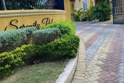 Image de Cozy, convenient, kid friendly apartment, 5 mins walk from beach a