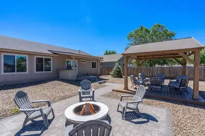 Image de Travelers Paradise | New Home!