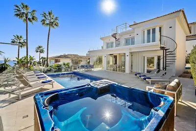 Modern Stellar Views in La Cala de Mijas! Walking Distance to all Amenities