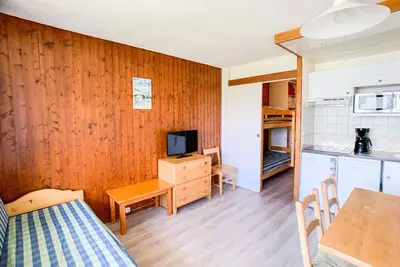 Image de Studio lumineux proche pistes et commerces, balcon, animaux acceptés