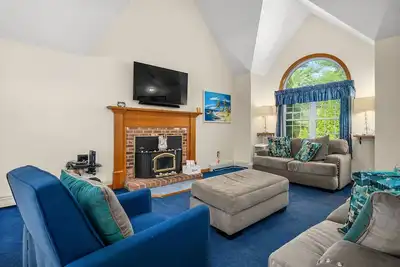 Image de Quiet Dennis Retreat – Deck, Yard & Recreation