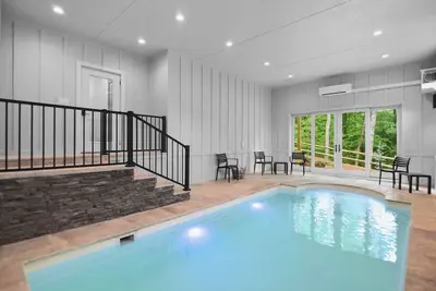 Image de Pool! ! ! 5br Mountain Modern Luxury in Ellijay! Water Wall!