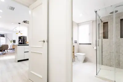 Image de Affordable luxury steps from everything in Seville