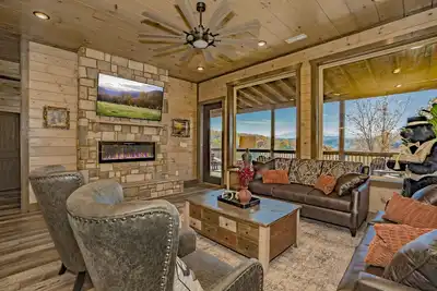 Image de Serenity Mtn Lodge: Indoor Pool, Game Room, Theater Room, Hot Tub, Wifi, Luxury