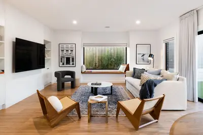 Luxury 4-Bedroom Beach House | Ocean View | Smart Tech | Fully-Equipped Study