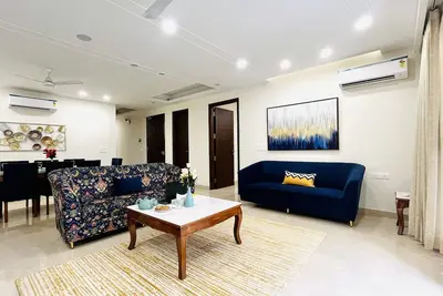 Image de BluO Modern 3bhk Max Saket -Lift, Parking, Balcony.