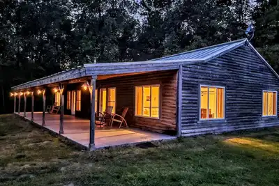 Image de Entire Home on a 125 acre Farm with a Swimming hole and River for Fly Fishing