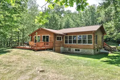 Image de Lake Front Family Paradise! Gorgeous 3 bedroom surrounded by wildlife.