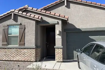 Image de 💥✨Brand-New Modern Home with New Appliances, Ready for you. ✨💥