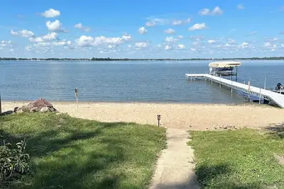 Image de Beach Home on Storm Lake