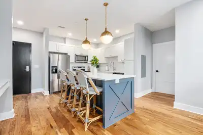 Image de Lavish Apartment over Target in Downtown Auburn - 205