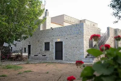 Image de Anna's Garden, Stone house for 10, Charouda, Mani