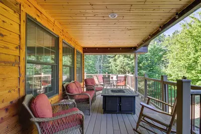Image de Cozy Frazee Lake Home w/ Hot Tub & Fire Pit!