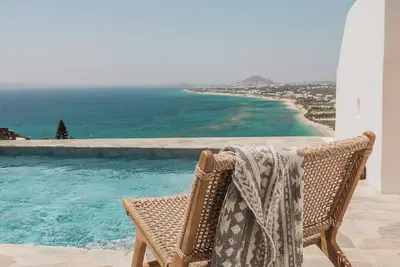 Image de Big, 6 bedroom, 3 pool, 2 jacuzzi Villa with amazing views, next to the beach