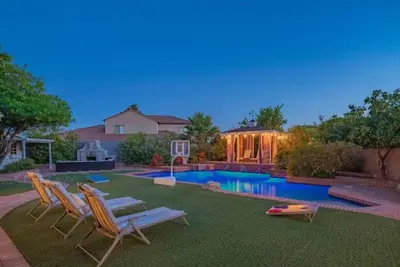 Entertainer's Dream Home! 3 Bdrm, Pool, Games!