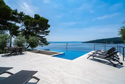 Image de Villa de luxe près de la mer et avec la piscine Sumartin, Brac (K-5639)