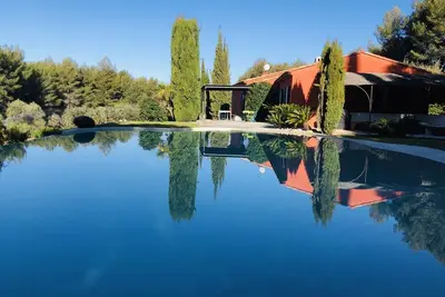 Image de Villa pour 6 personnes à 10mn de la Mer avec piscine plage.