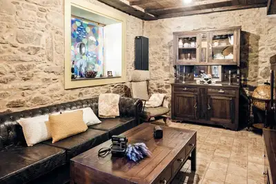 Image de A country house full of details and entertainment, in a perfect location.