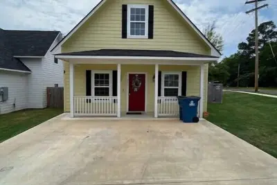 Image de Dee’s Cozy Corner Cottage