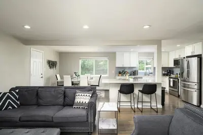 Image de Kid & Adult Playland! Comfy, Spacious, 15min to Downtown