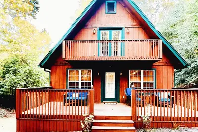 Image de Charming A-frame Cabin! Close to wineries and venues! Pets Welcome!