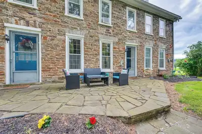 Image de Historic Home on Farm, 15 Mi to Williamsport!