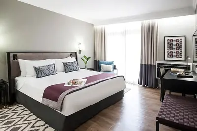 Image de Group Getaway! 4 Contemporary Units with Free Parking and Shuttle, Outdoor Pool!