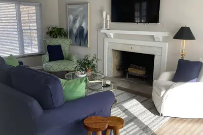 Image de Completely updated home! -Close to hospitals, Ud, Wright Patt Air Force Base.