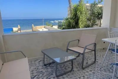 Image de Sole apartment in Villa Giulia by the sea with a view and access to the sea