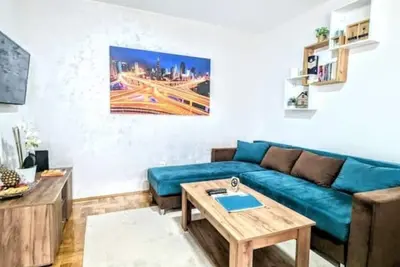 Image de Spacious & cozy in city center - apartmani_nsmilos