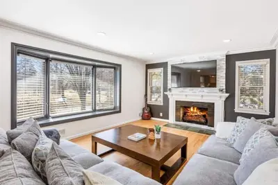 Image de Spacious 3 Br Modern Home in Grosse Pointe Park