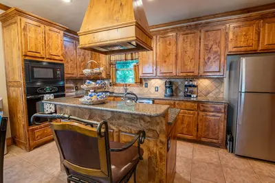 Image de Stars on the Water: 2 king beds; walk to water; game room; wet bar; marina close