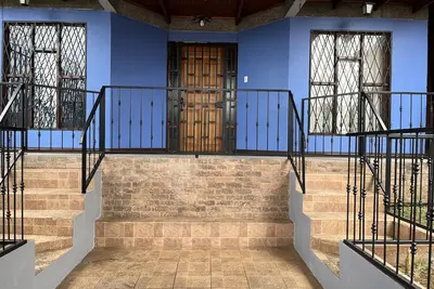 Image de Spacious house for families or friends - 10 min from the international airport