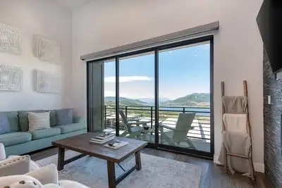 Image de Brand-new townhome with breathtaking views - 12 mins to Park City & Deer Valley