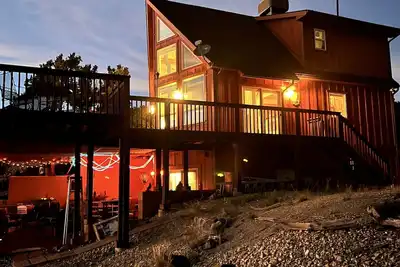 Image de Cozy Swiss chalet with dazzling views 10 minutes from Mesa Verde National Park.
