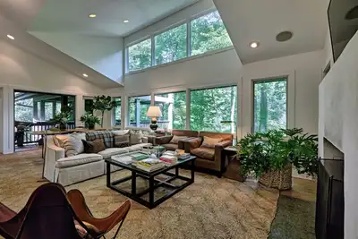 Image de Updated High Hampton Home - Villa Moisi